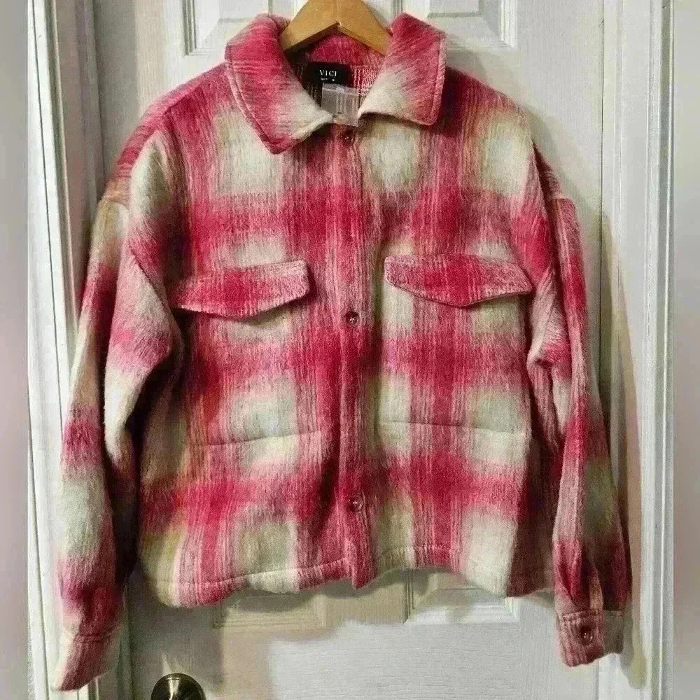 NWOT VICI PLAID CROPPED JACKET